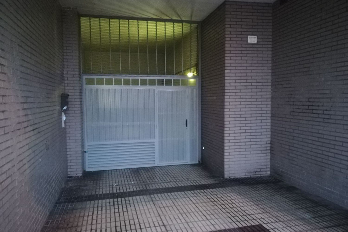 Venta de garaje en Calle Zumalacárregui, 5 , Gijón photo 5