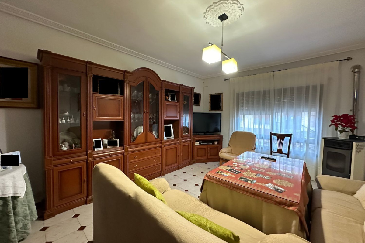 Piso en venta en calle Cazorla, Уэбеда
photo 1