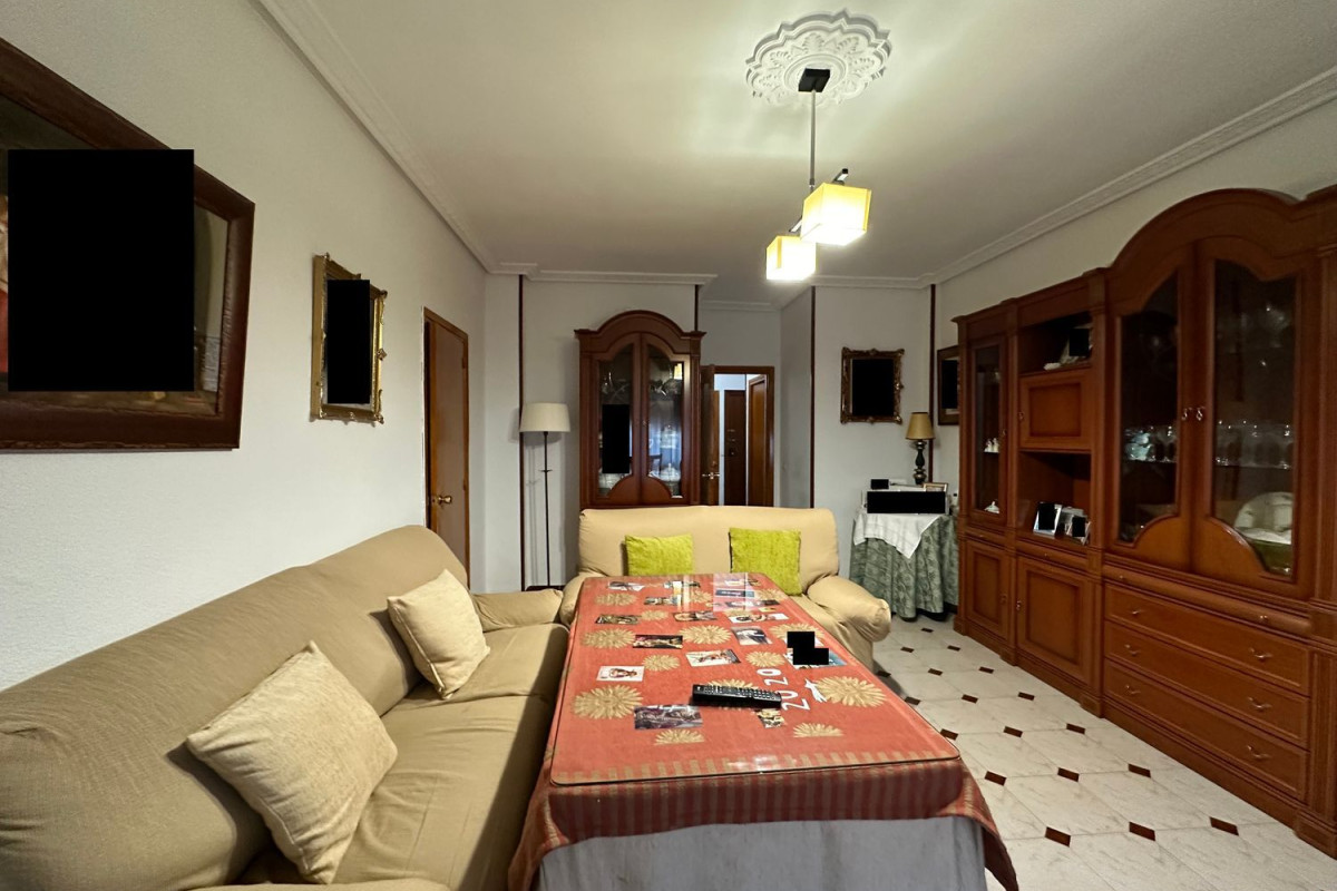 Piso en venta en calle Cazorla, Уэбеда
photo 3