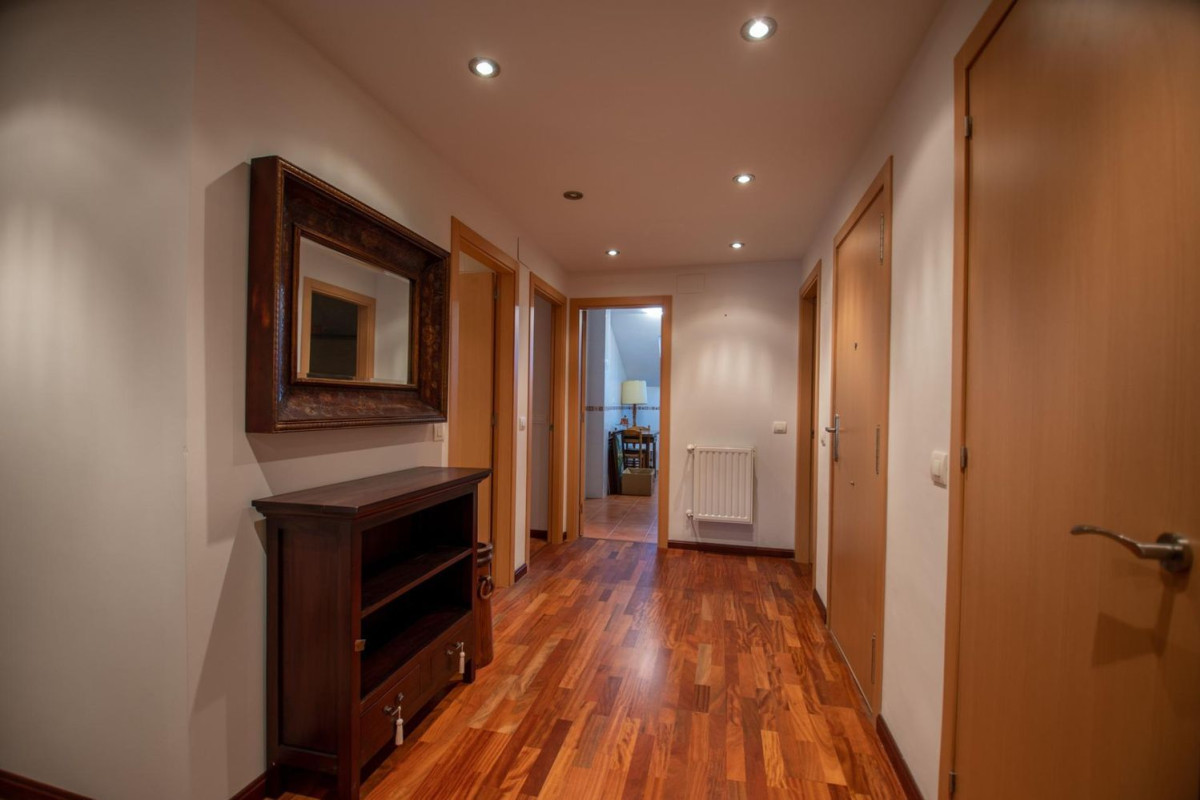 Venta de piso en Calle Buenos Aires, Villaviciosa
photo 1