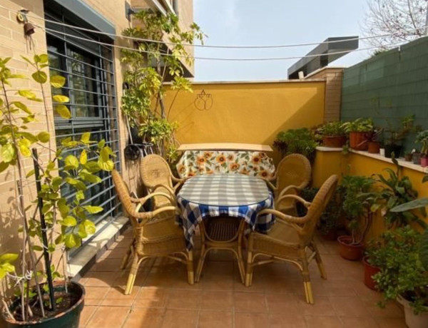 Chalet adosado en venta en Calle Manuel Martín Robles, 1 , Huelva thumbnail 1