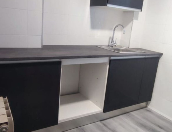 Apartment for sale in Calle Francisco Pizarro, Palencia thumbnail 2