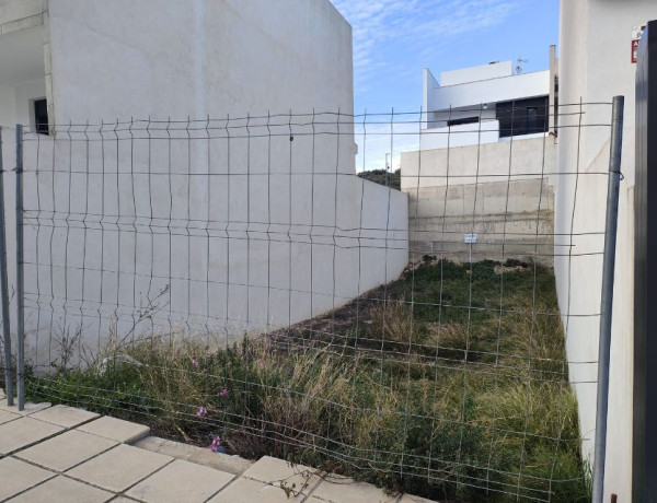 Terreno en venta en calle del Roble photo 1