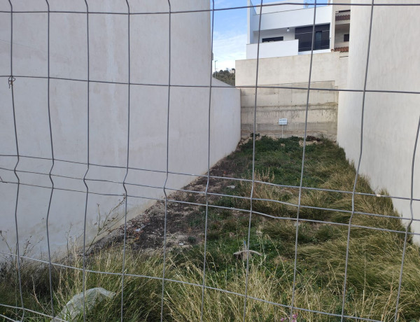 Terreno en venta en calle del Roble thumbnail 2