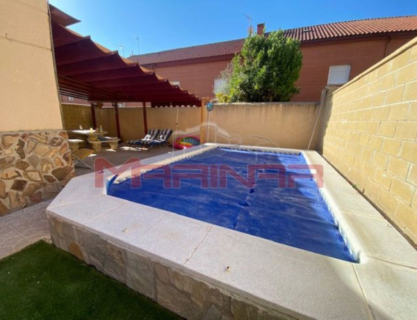 Semi-detached house for sale in  Seseña Nuevo , Seseña photo 2