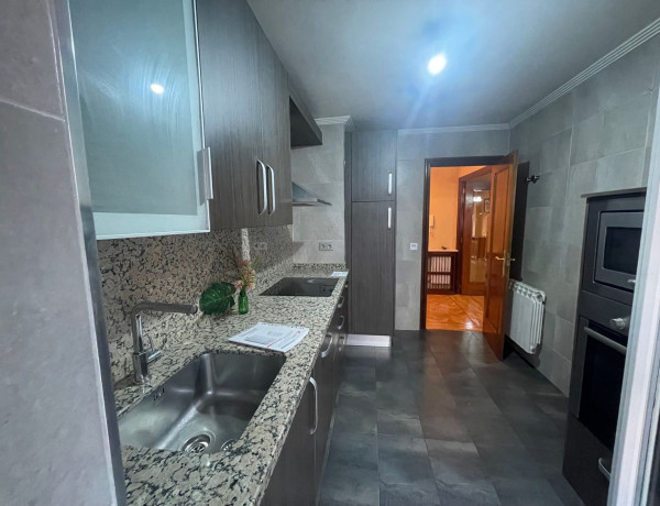 Apartment for sale in Avenida Santander, Palencia thumbnail 2