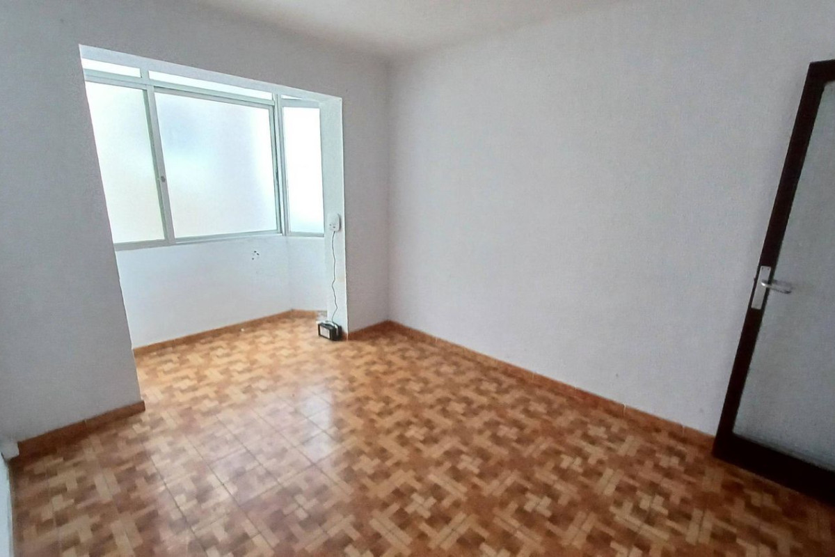 Venta de piso en La Florida - Les Planes, Hospitalet de Llobregat
 photo 2
