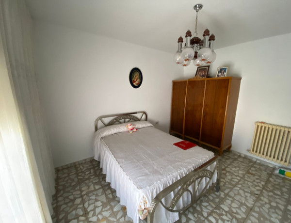 Chalet independiente en venta en Centro , Arganda thumbnail 1