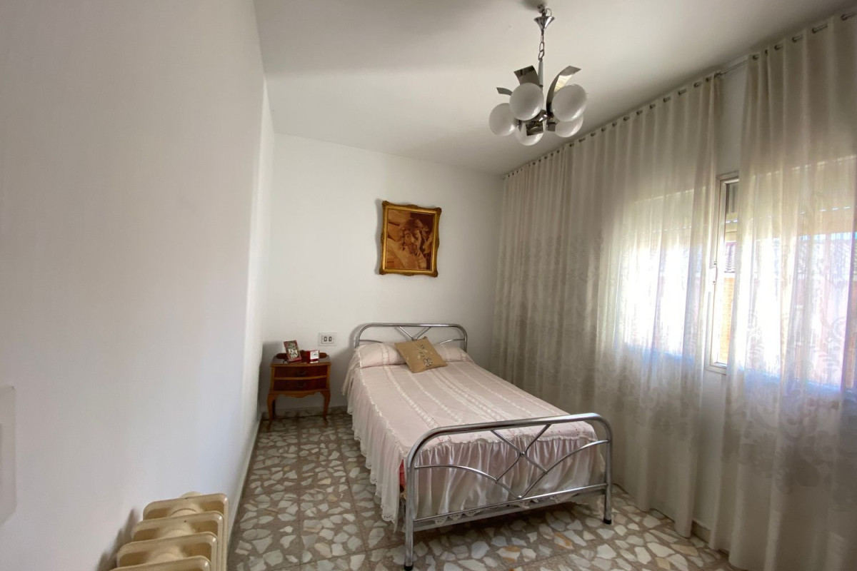 Sale of independent chalet in Center, Arganda
 photo 5