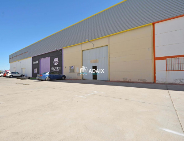 Local o nave en venta en calle Tejedores photo 1