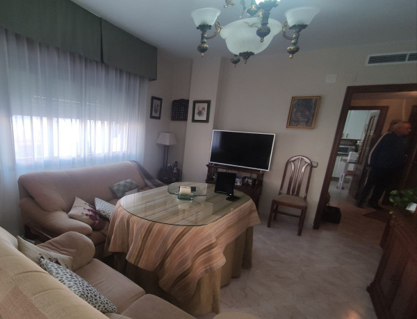 Piso en venta en  Calle Don Lope de los Ríos, 10, Distrito Santa Rosa - Valdeolleros photo 2
