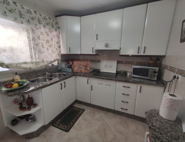 Piso en venta en  Calle Don Lope de los Ríos, 10, Distrito Santa Rosa - Valdeolleros photo 4