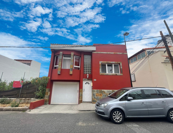 Chalet adosado en venta en  Calle Montaña de Humiaga, 67 , Arucas photo 2