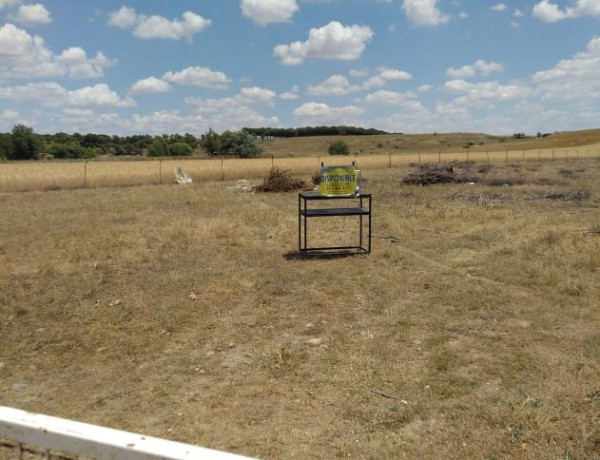 Terreno en venta en camino de Madrid s/n photo 1