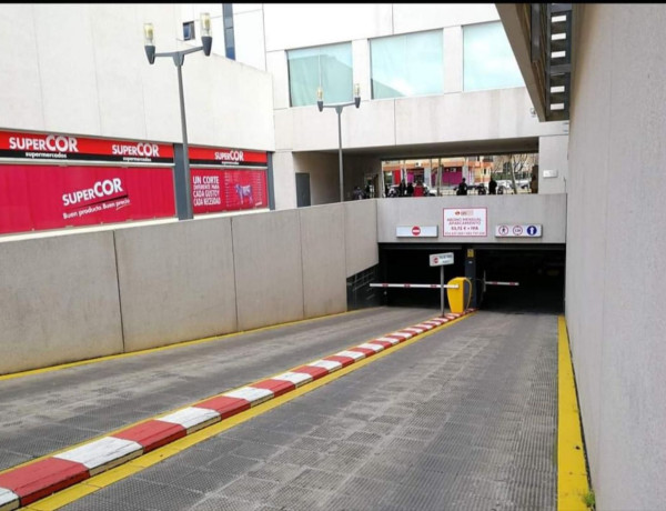 Продается гараж по адресу  Calle Avión Cuatro Vientos, 4 , Sevilla photo 2