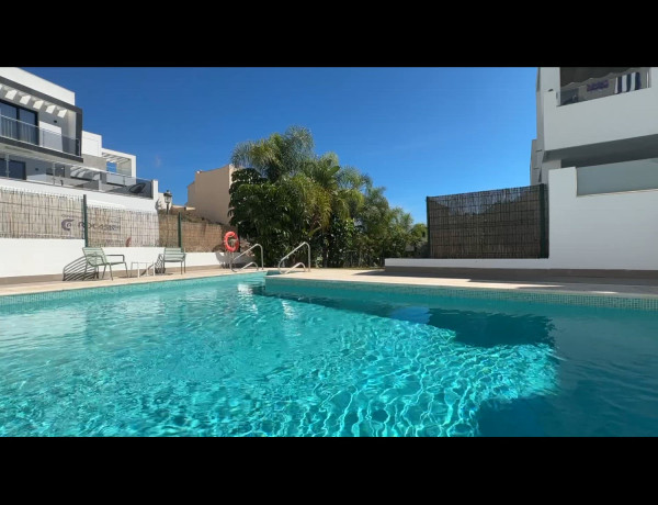 Chalet adosado en venta en Avda Pescia - Ctra de Frigiliana , Nerja photo 1