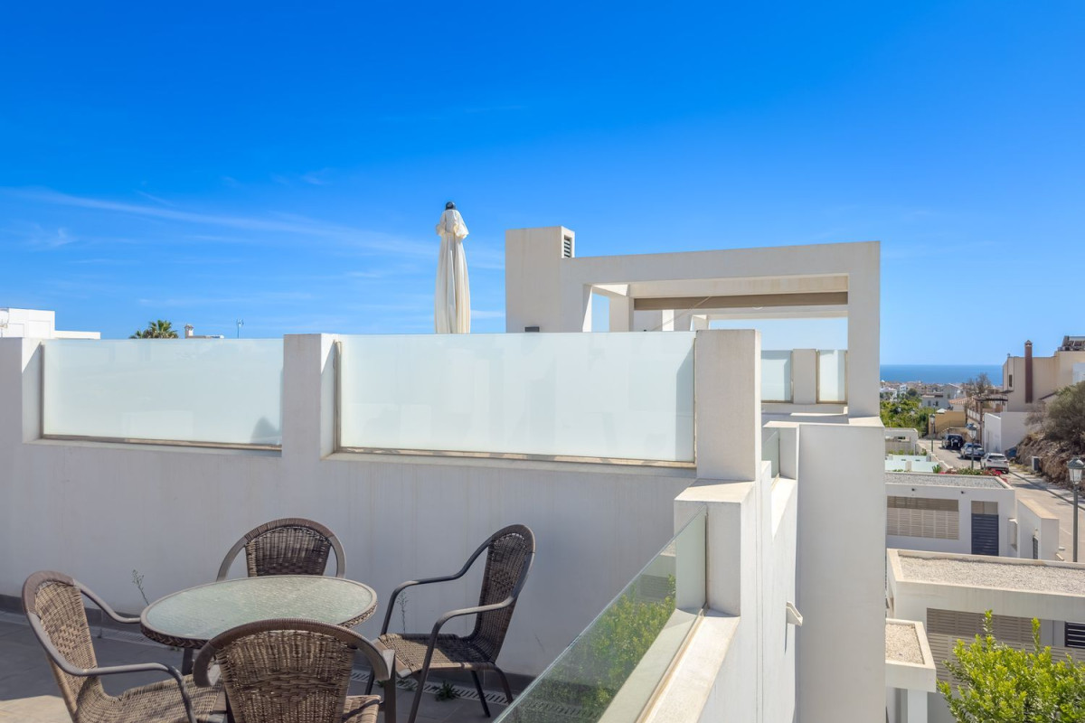 Sprzedaż szeregowego domku w  Avda Pescia - Ctra de Frigiliana , Nerja photo 3