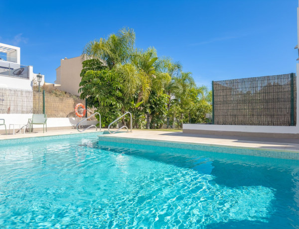 Chalet adosado en venta en  Avda Pescia - Ctra de Frigiliana , Nerja photo 4