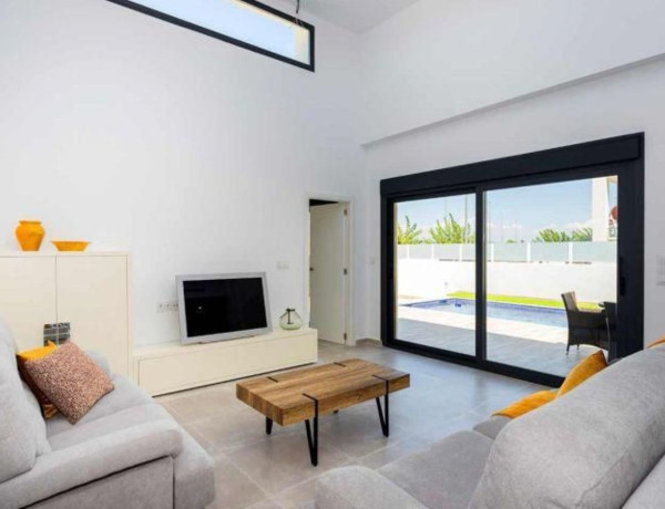 Chalet independiente en venta en , Daya Nueva photo 3