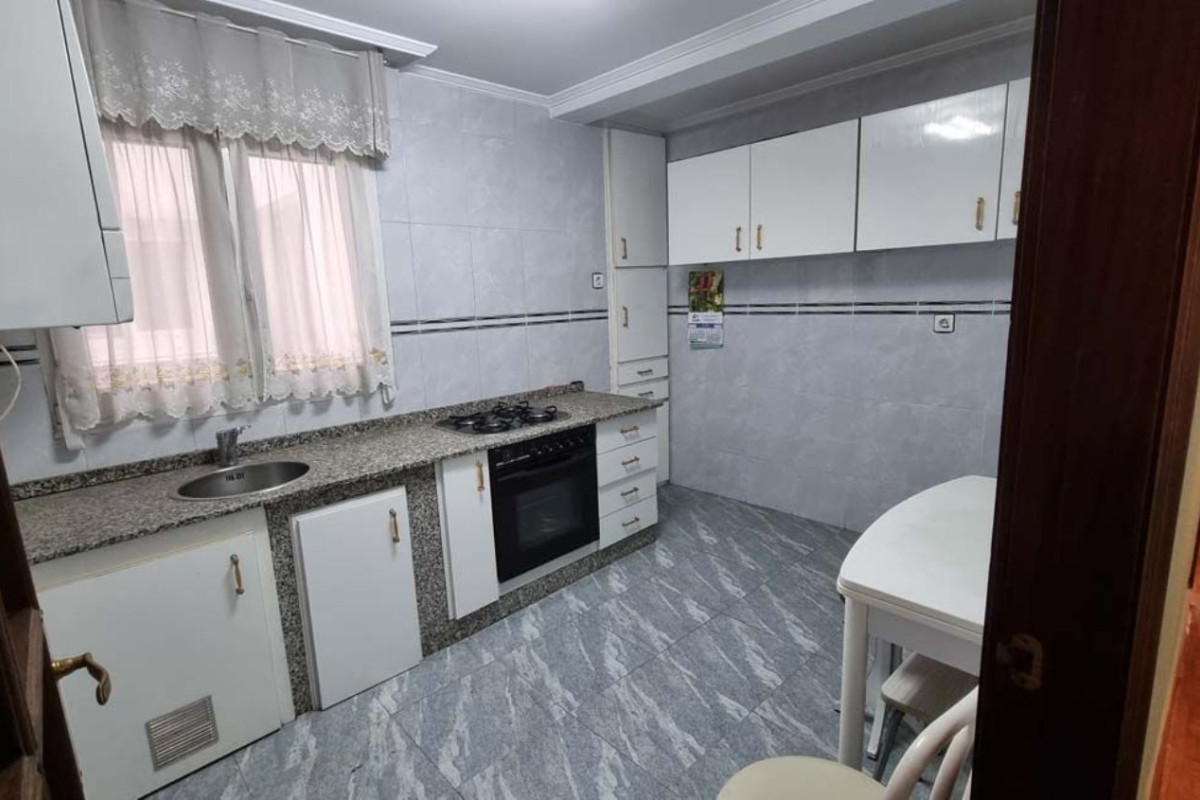 Piso en venta en Albeniz, San Martín del Rey Aurelio
 photo 3