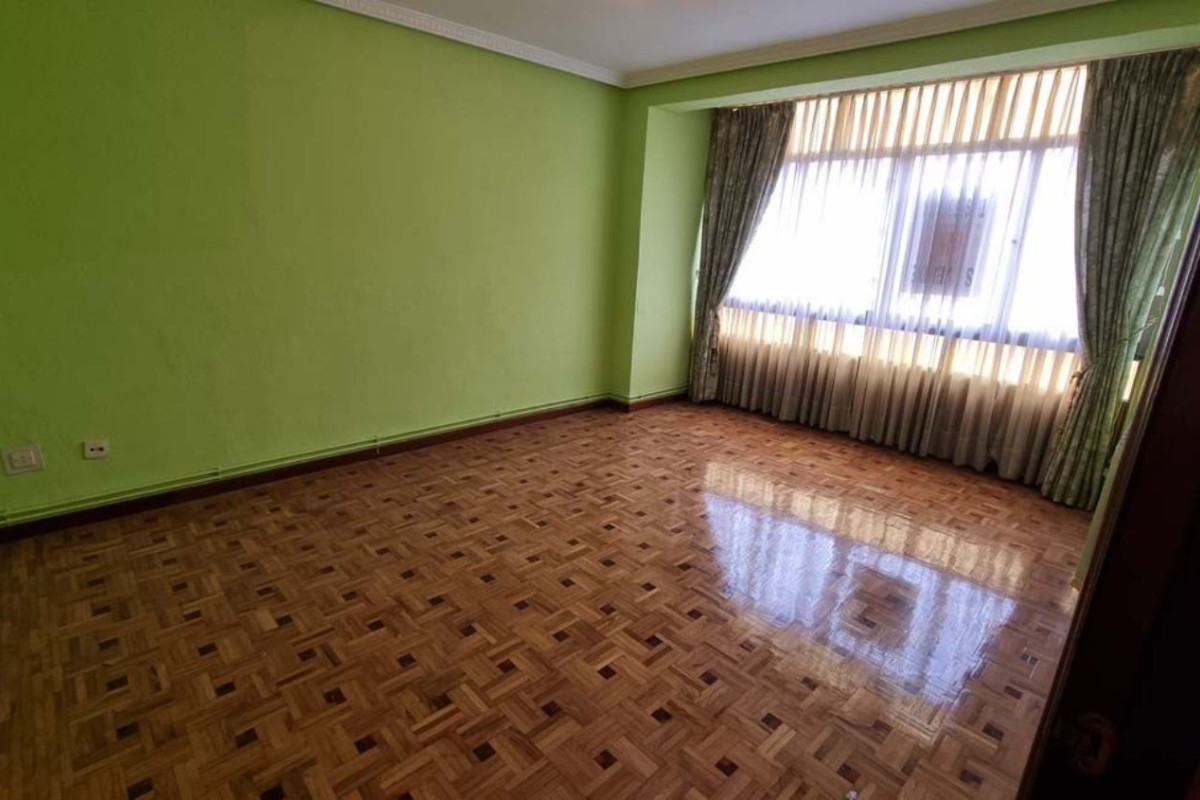 Piso en venta en Albeniz, San Martín del Rey Aurelio
 photo 4