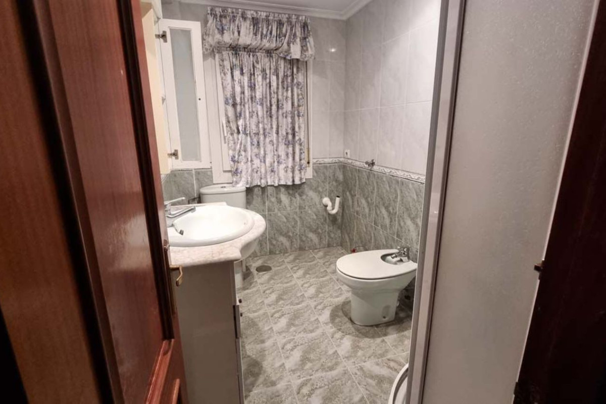 Piso en venta en Albeniz, San Martín del Rey Aurelio
 photo 5