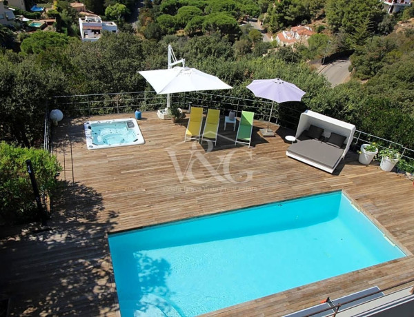 Detached villa for sale in  Calle Catalonia, Begur photo 4