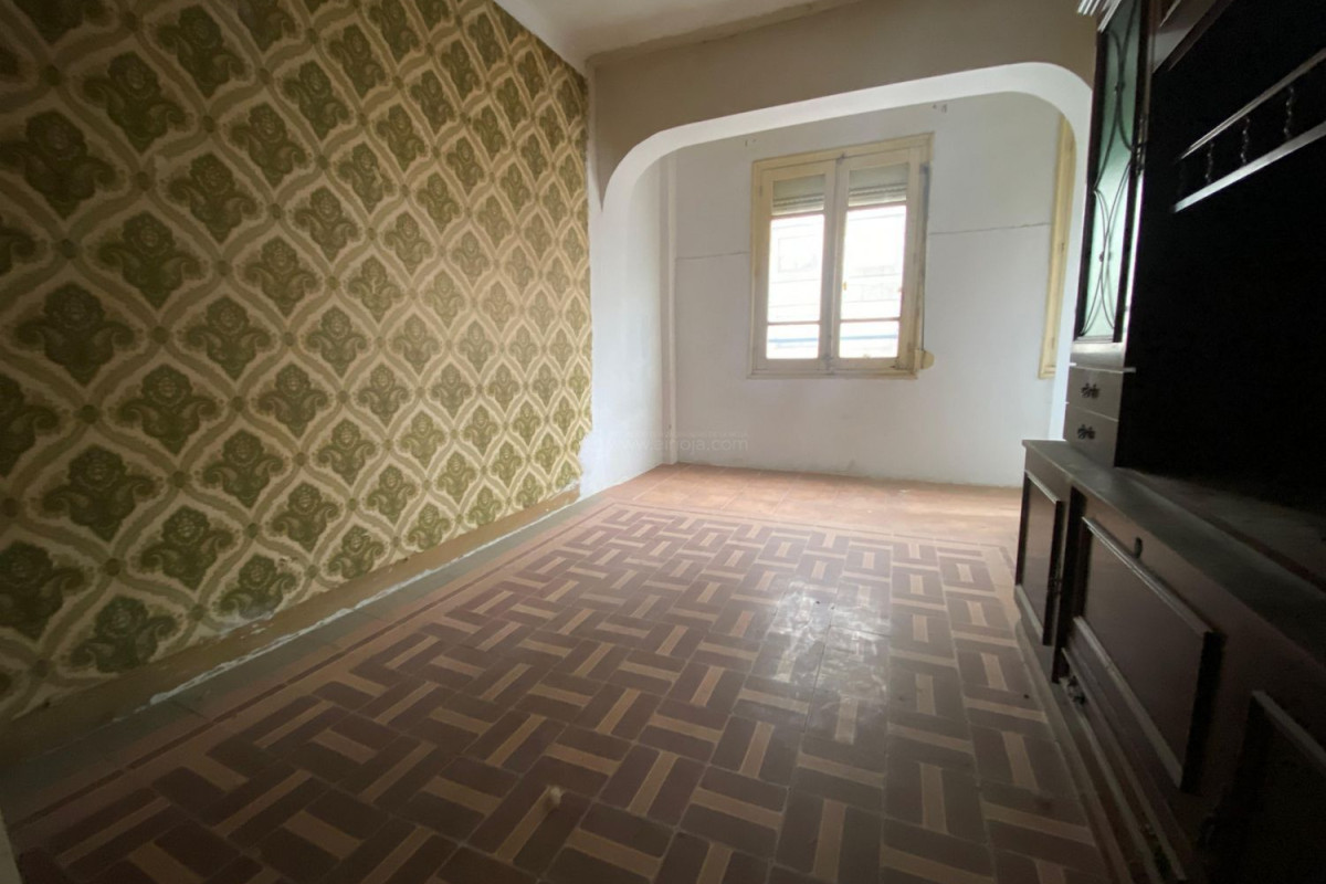 Продажа квартиры на Avenida de Colón, Логроньо
 photo 2