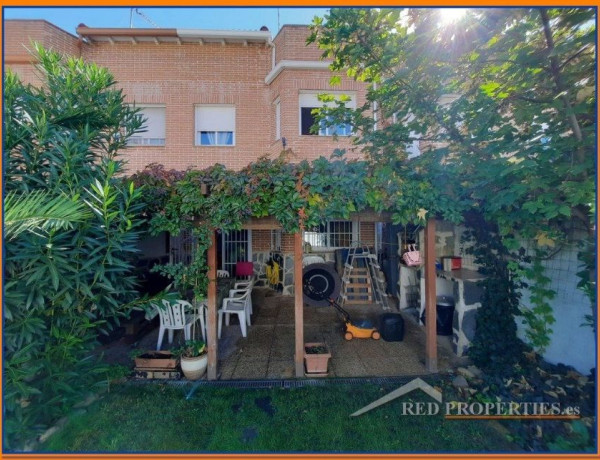 Chalet adosado en venta en , Chozas de Canales photo 1