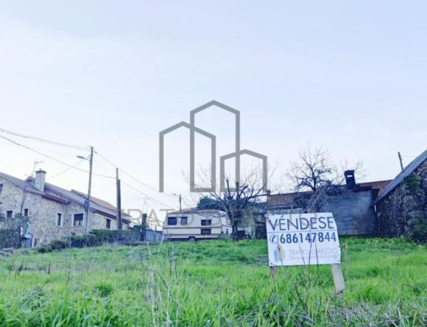 Terreno en venta en calle Outeiriño photo 1