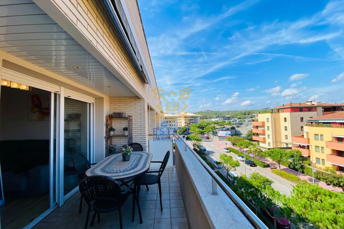 Duplex sale in Avenida de fenals, Lloret de Mar photo 4