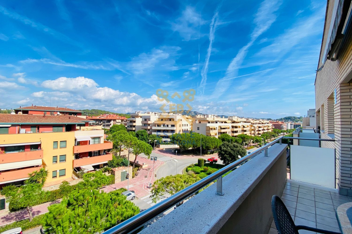 Duplex sale in Avenida de fenals, Lloret de Mar photo 5