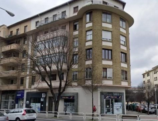 Piso en venta en  Avenida de la Baja Navarra, Pamplona/Iruña photo 1