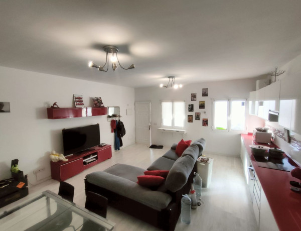 First floor for sale in  Calle Orilla, La Oliva photo 2