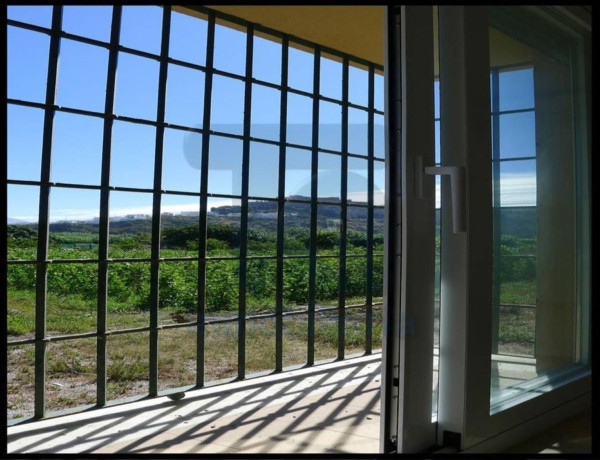 First floor for sale in Avenida 28 de Febrero, Salobreña photo 1