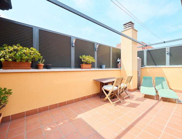 Duplex for sale in Antonio Gaudi, Sant Boi de Llobregat thumbnail 2