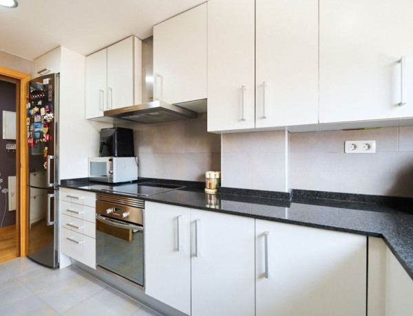 Duplex for sale in Antonio Gaudi, Sant Boi de Llobregat photo 4