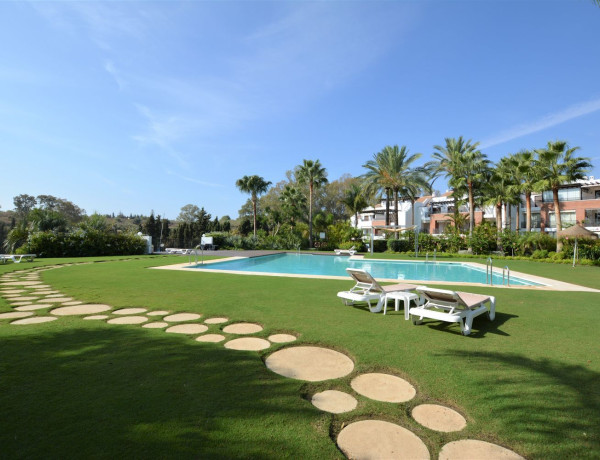 Apartment for sale in Calle Cartama, 9, Estepona thumbnail 1