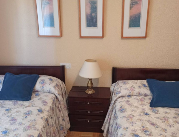 Продажа квартиры в Calle Rafael Altamira, 5, Oviedo thumbnail 1