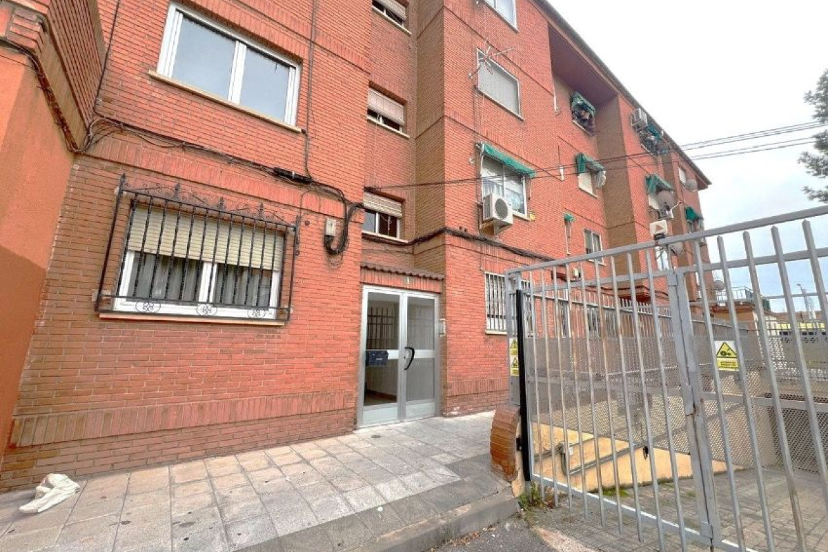 Продажа квартиры на Calle San Isidro, Азукека-де-Энарес
photo 1