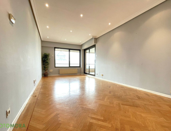 Duplex en venta en , La Moraleja thumbnail 1
