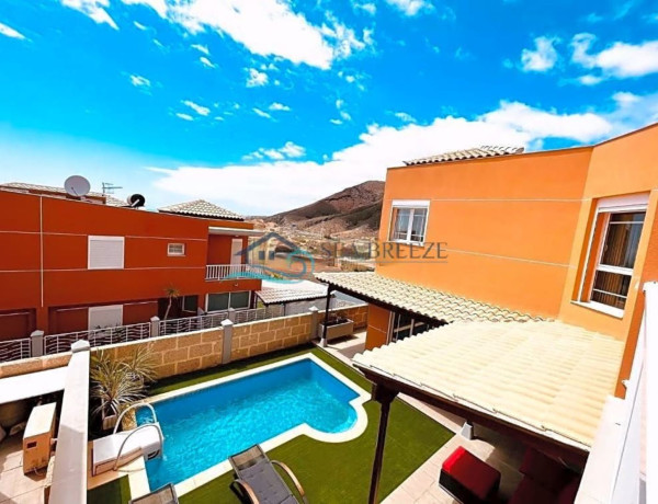Chalet independiente en venta en Los Cristianos , Arona photo 1