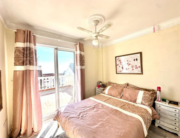 Chalet adosado en venta en Calle Hierbamora, 4 , Benalmádena thumbnail 2