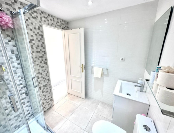 Chalet adosado en venta en  Calle Hierbamora, 4 , Benalmádena photo 4