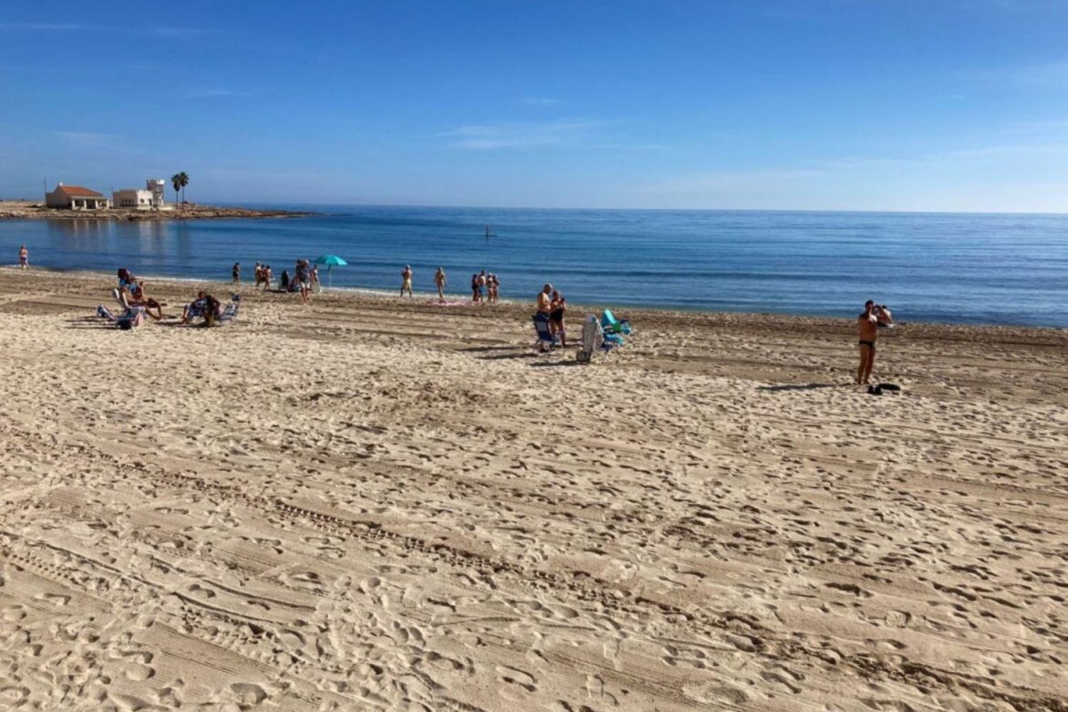 Venta de bajo en Centro, Torrevieja
 photo 2