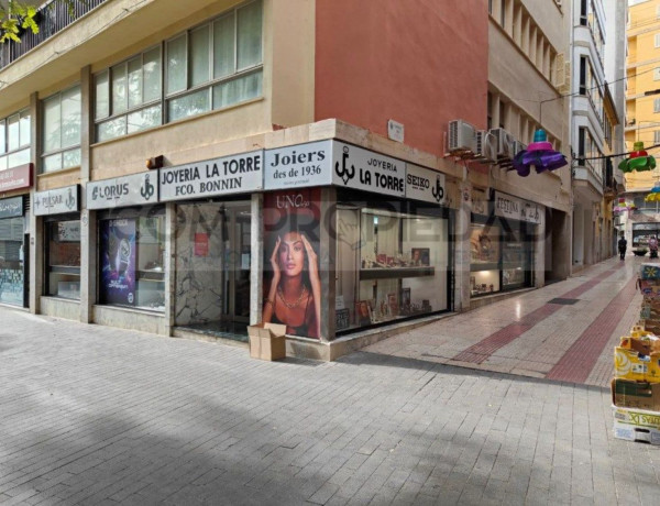 Local en venta en Centro photo 4