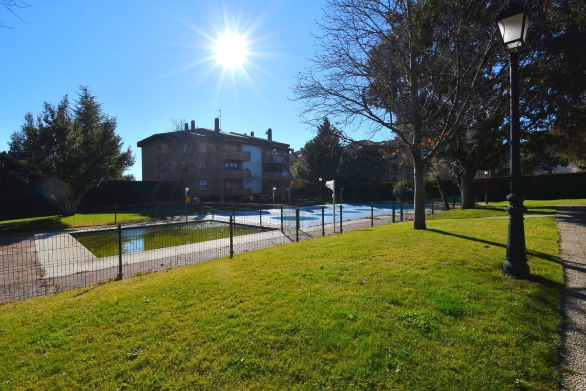 Sale of apartment in Navalquejigo - The Streams, El Escorial
photo 3