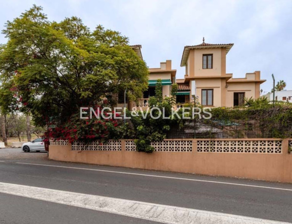 Chalet independiente en venta en Pedro Tarquis Rodríguez, Santa Cruz de Tenerife thumbnail 2
