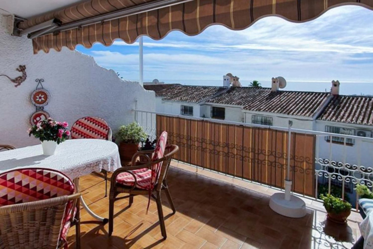 Venta de chalet adosado en Urbanización Naricha, 46 A , Nerja photo 2
