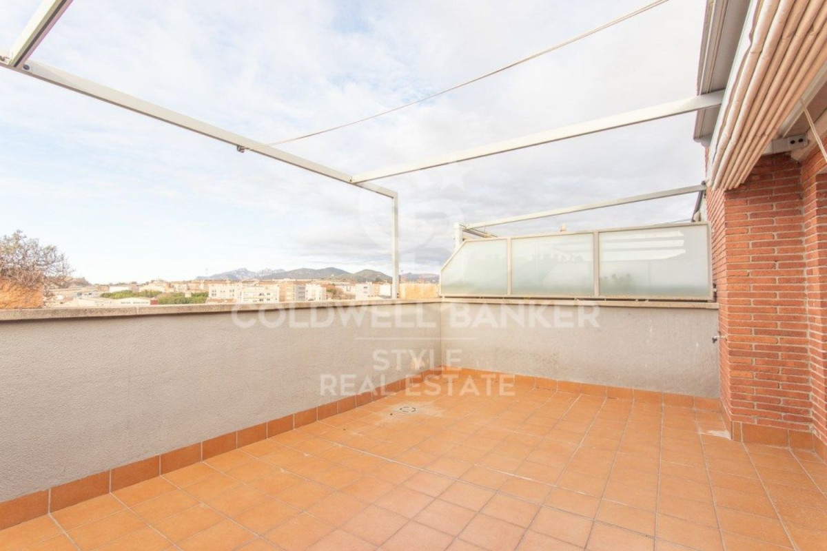 Venta de piso en Ca n'Aurell, Terrassa
photo 1